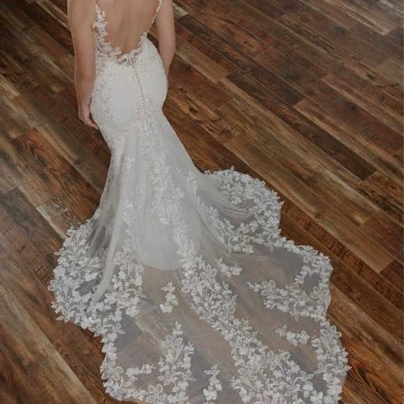 Martina Liana 1059 Wedding Dress in Ivory - Picture 3 of 11